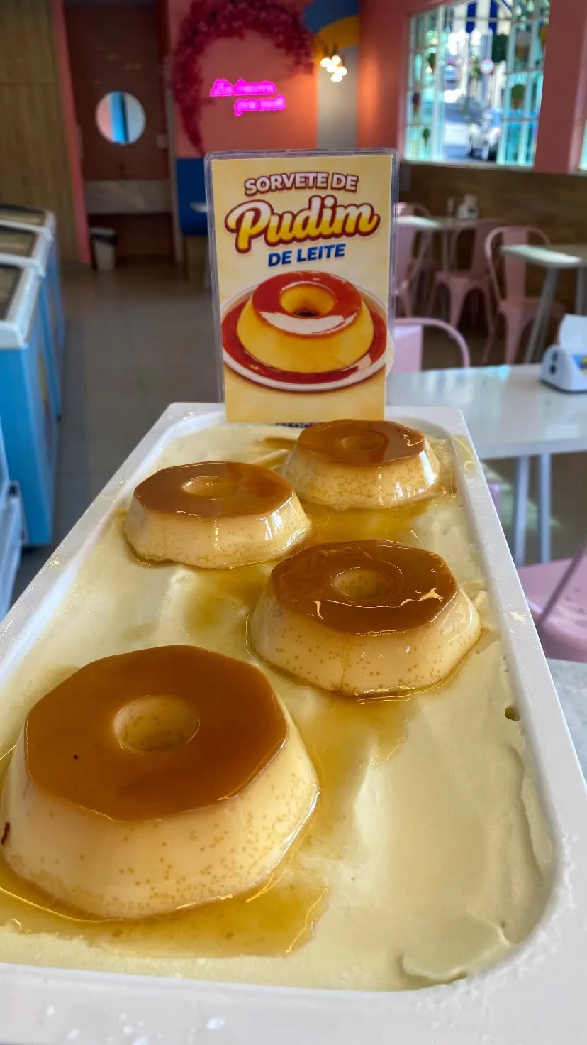 Sorvete de pudim de leite da Sorveteria Flock